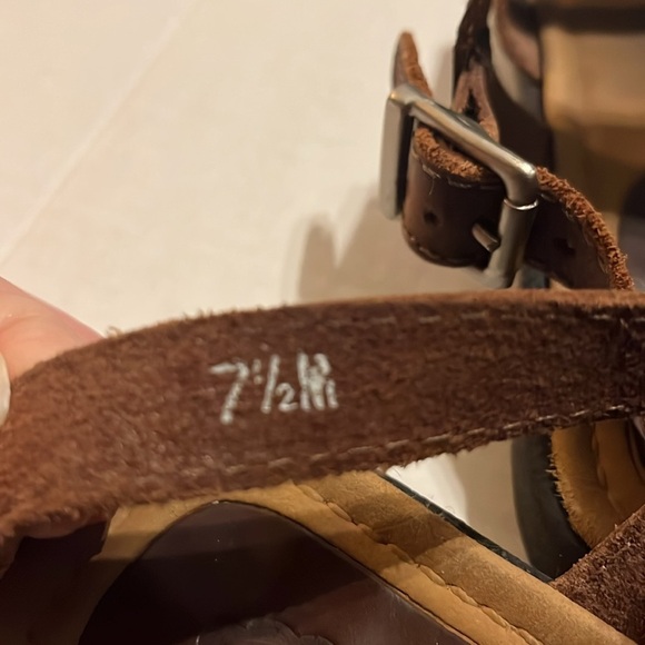 Azaleia Brazil-7.5-Brown-three straps with buckle, leather upper, made in Brazil - Picture 8 of 8